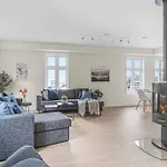 New! Huge Modern Apartment! Fit For Two Families! 公寓 卑爾根
