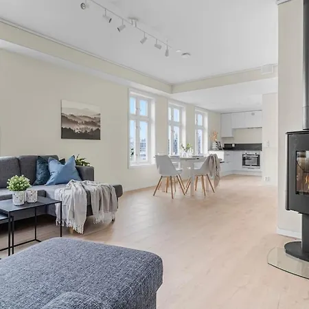 New! Huge Modern Apartment! Fit For Two Families! Appartamento Bergen
