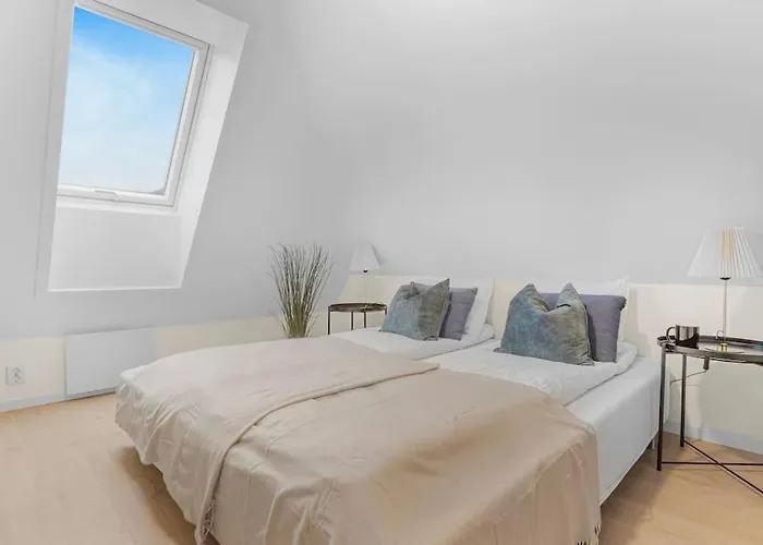 New! Huge Modern Apartment! Fit For Two Families! * Bergen