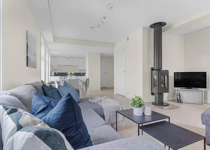 New! Huge Modern Apartment! Fit For Two Families! Appartement Bergen