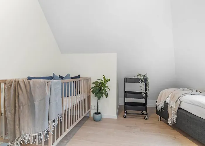New! Huge Modern Apartment! Fit For Two Families! Appartement